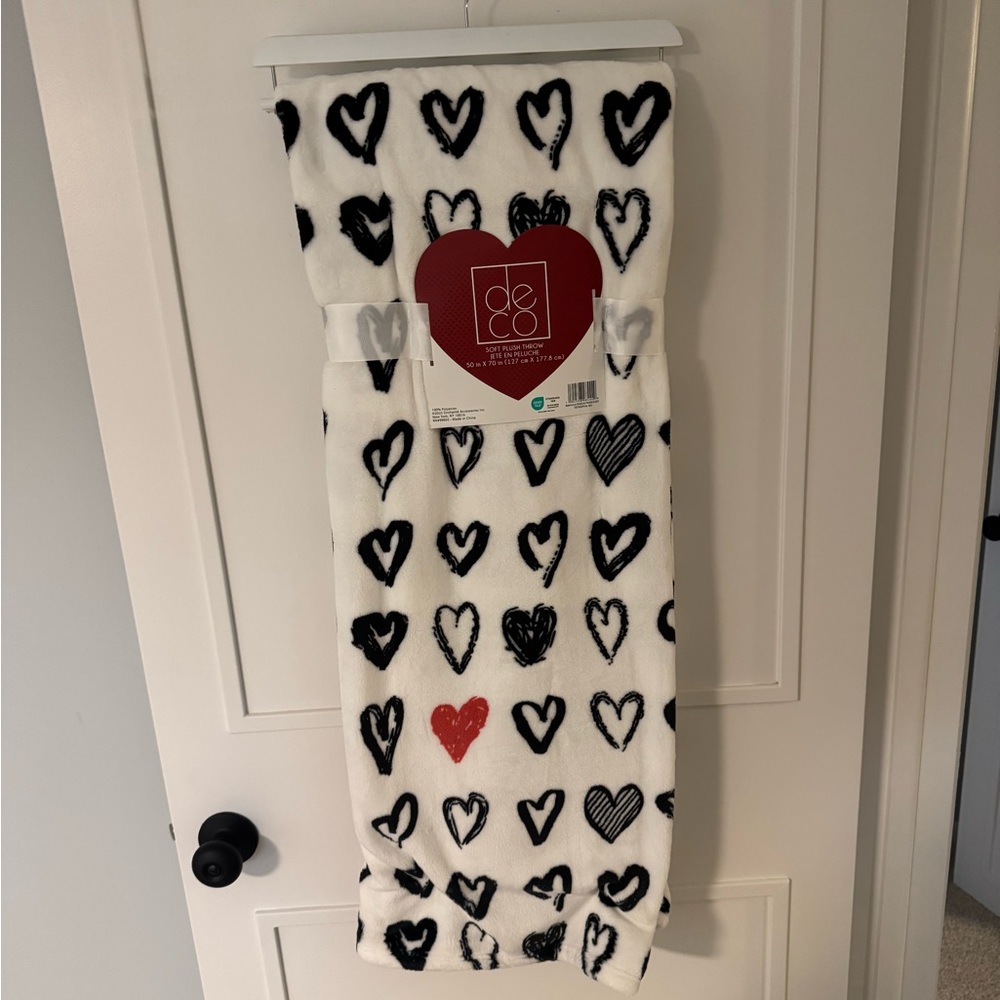 Valentine’s Day Heart Fleece Throw Blanket